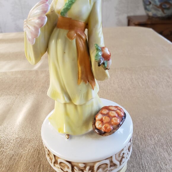 Vintage Japanese Geisha Porcelain Music Box 1960s Maruho Japan - Picture 6 of 14
